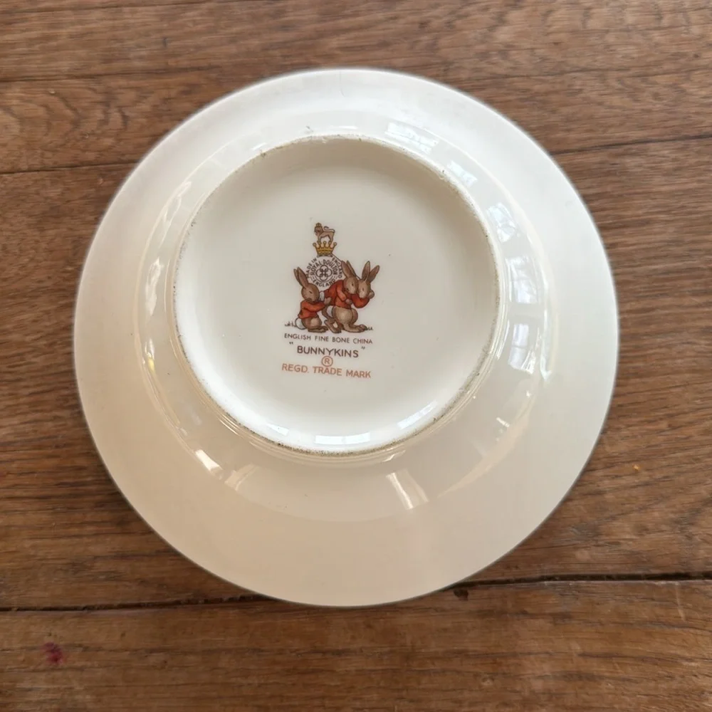 Bunnykins Charming Rabbit Artist Bowl - Cream and Brown